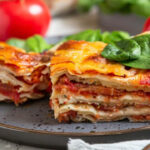 Bez mleka, jaja i mlevenog mesa! Kako se prave najsočnije POSNE LAZANJE? (RECEPT)