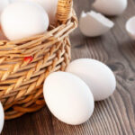 Kako najlakše izbeleti jaja pred farbanje za Uskrs? Jednostavan trik koji će vam uštedeti novac i vreme