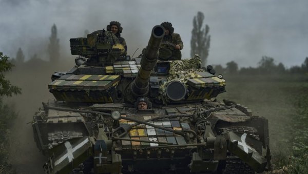 (uzivo)-rat-u-ukrajini:-ukrajina-tvrdi-da-je-unistila-rusko-skladiste-municije-u-hersonu