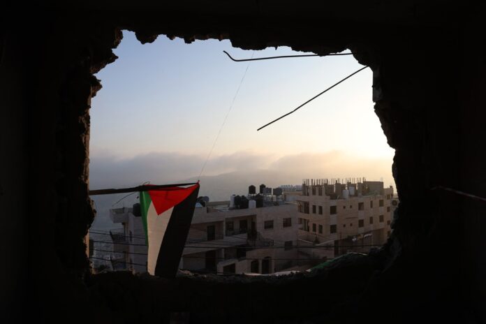 hiljade-palestinaca-otislo-iz-logora-dzenin-da-izbegne-sukob-s-izraelskim-snagama 