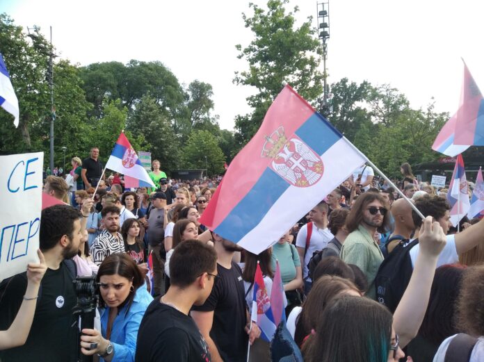 poceo-je-sesnaesti protest-„srbija-protiv-nasilja“-u-beogradu