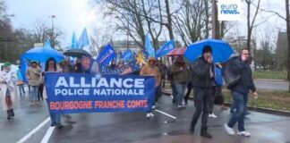 traze-bolje-uslove-rada-tokom-oi:-francuski-policajci-odrzali-jednodnevni-strajk-(video)