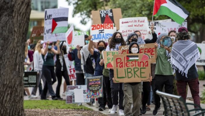 haos-u-americi-zbog-antiizraelskih-protesta:-stotine-studenata-je-uhapseno-sirom-americkih-kampusa