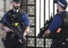 napad-u-londonu:-macetom-izbo-prolaznike-i-policajce-(video)