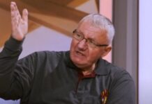 velika-opasnost:-seselj-otkrio-pretnju-koja-se-nadvila-nad-mocnim-politicarem-(video)