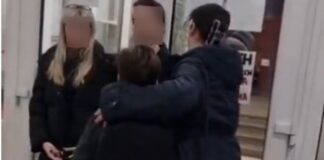 sramna-scena-u-kragujevcu:-profesorki-i-djaku-ne-daju-da-udje-u-skolu-–-blokaderi-na-delu
