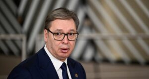 „ako-nece-da-stite-poredak,-bice-zamenjeni“:-vucic-zapretio-policajcima-i-tuziocima-–-nedeljnik