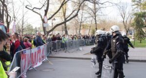 studenti-uhapseni-tokom-protesta-u-nisu-pusteni-na-slobodu-–-nedeljnik