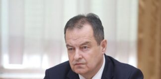 poslanik-sns-vredja-dacica-–-gledaj-fuk*o-kako-se-to-radi!