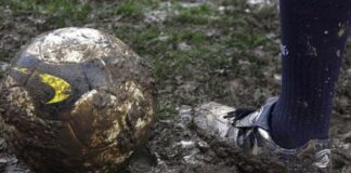 nezapamceni-haos-u-komsiluku:-tuca-fudbalera-nakon-meca,-intervenisala-i-policija
