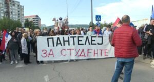 poceli-skupovi-u-nisu:-vucic-opet-nece-da-otkrije-da-li-ce-da-raspise-izbore-(live-blog)-–-nedeljnik