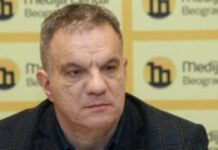 dejan-vuk-stankovic-odgovorio-sa-„ua“-okupljenima-ispred-pokrajinske-vlade-–-nedeljnik
