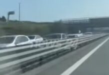 albanci-u-neverici:-kilometarska-kolona-vozila-iz-srbije,-svi-bi-danas-u-tiranu-na-utakmicu-albanija-–-srbija-(video)