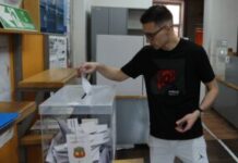 (live-blog)-batinasi-navodno-prete-studentima-da-„imaju-pola-sata-da-napuste“-zajecar.-jake-policijske-snage-se-rasporedjuju-u-kosjericu-–-nedeljnik
