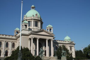 odbor-skupstine-srbije-usvojio-izmene-i-dopune-zakona-o-javnom-informisanju-i-zakona-o-javnim-servisima-–-nedeljnik