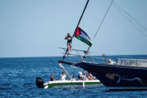 izrael-presreo-brod-za-gazu-na-kom-je-i-greta-tunberg-–-nedeljnik