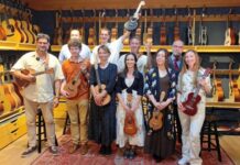 magicni-ukulele,-mali-instrument,-velike-radosti:-neobicna-druzina-koja-rusi-prerasudu-da-je-instrument-sa-cetiri-zice-samo-„decja-gitara“