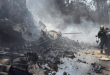 indija:-srusio-se-avion-sa-242-ljudi,-pao-u-stambenom-naselju-–-nedeljnik