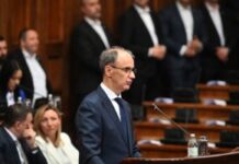 vlada-srbije-ostro-demantovala-vucevica-i-prorezimske-tabloide-koji-su-napali-rektora-djokica:-„nanosite-stetu-drzavi“-–-nedeljnik