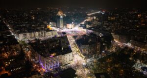studenti-u-blokadi-na-panelu-u-becu:-mi-ne-zelimo-nasilje-28.-juna,-vlast-gubi-podrsku-–-nedeljnik