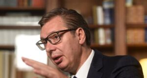 vucic-najavio-da-ce-u-petak-u-srbiji-poskupeti-nafta-ako-se-nastavi-sukob-izraela-i-irana-–-nedeljnik