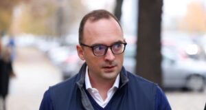 aleksandar-papic-pusten-iz-pritvora-mesec-dana-ranije,-apelacioni-sud-preinacilo-resenje-i-dozvolio-kucni-pritvor-–-nedeljnik