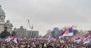 poruka-iz-tadiceve-stranke:-bicemo-na-vidovdan-uz-studente-–-nedeljnik