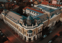 novosadska-opozicija-o-novim-grafitima:-„naprednjacka-vlast-u-ranjenom-gradu-uvodi-jezik-mrznje-i-najavljuje-nasilje“-–-nedeljnik