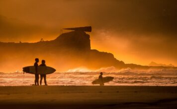 the-surfer-–-da-je-kejdz-–-klint-istvud…