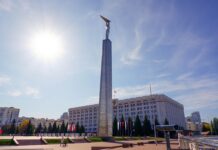 „pocela-je-samu-sebe-da-samara“:-pevac-doziveo-sok-zbog-obozavateljke