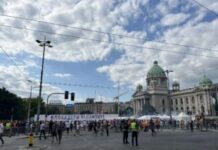poceo-program-ispred-skupstine,-pavlovic-kaze:-„pobedili-smo“-–-nedeljnik