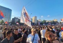 „aktuelna-vlast-je-nelegitimna“:-da-li-je-ovo-najvaznija-poruka-danasnjeg-protesta?-–-nedeljnik