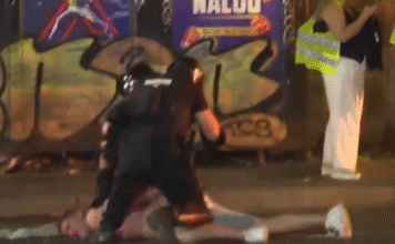 policija-suzbija-gradjane-kod-„londona“:-policija-bacila-suzavac-–-nedeljnik