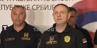 blokaderi-srusili-ogradu,-skinuli-prsluke-i-krenuli-u-napad:-direktor-policije-pokazao-snimak,-povredjeno-6-policajaca,-desetine-uhapseno