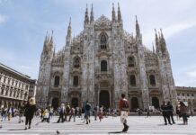 milan-mitrovic-spustio-pevacicu-zbog-price-o-popovicu:-„nadam-se-da-cu-je-sresti-tek-za-15-godina“