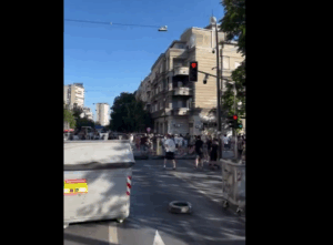 opsadno-stanje-na-fakultetima:-protest-ispred-vjt,-filozofskog-i-blokada-zemuna-–-nedeljnik opsadno-stanje-na-fakultetima:-protest-ispred-vjt,-filozofskog-i-blokada-zemuna-–-nedeljnik
