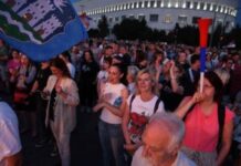 studenti-u-blokadi-iz-novog-sada:-opozicija-da-zatrazi-raspisivanje-izbora-u-najkracem-roku-–-nedeljnik
