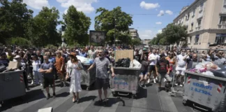 uputstvo-studenata-u-blokadi:-„mirno-se-povucite-pred-jedinicom-za-suzbijanje-demonstracija“-–-nedeljnik