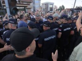 novi-pazar:-policija-odblokirala-magistralu,-devojka-povredjena,-dvojica-mladica-privedena-–-nedeljnik