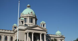 novo-lice-srbije:-podnet-zahtev-za-raspisivanje-vanrednih-parlamentarnih-izbora-–-nedeljnik