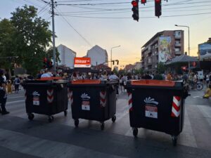 blokade-uklonjene-tokom-jutra,-saobracaj-u-beogradu-normalizovan-–-nedeljnik