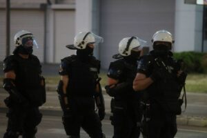 evo-gde-je-sve-policija-tukla-studente-i-gradjane-u-sredu-uvece-u-beogradu:-povredili-i-drzavljanku-sad-–-nedeljnik