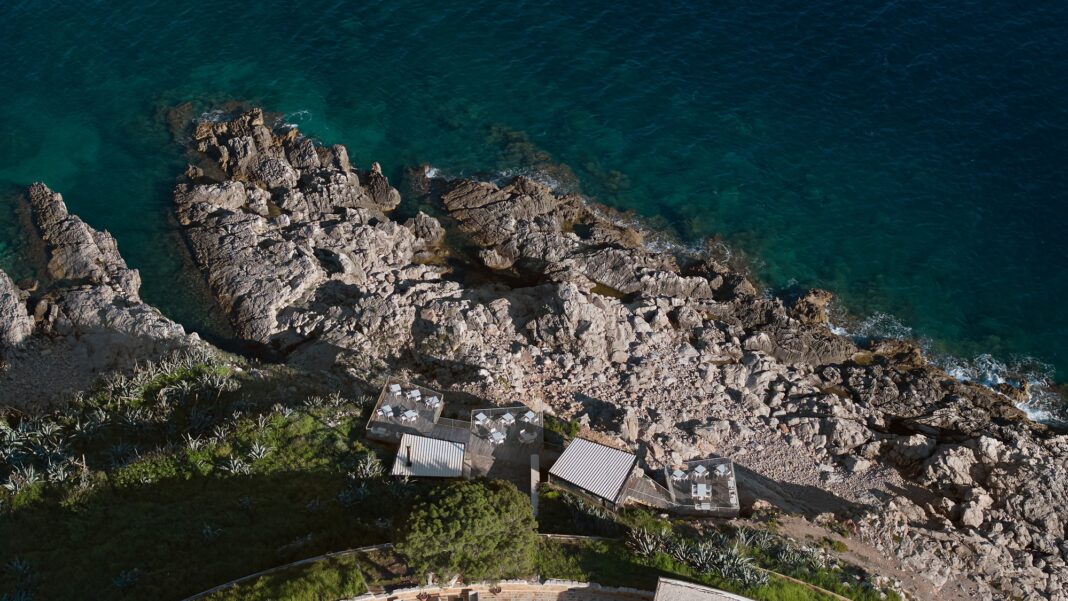 mamula-island-–-prvi-evropski-hotel-brenda-banyan-tree-–-nedeljnik