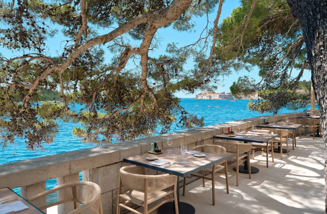 renovirana-villa-dubrovnik:-luksuz-na-litici-iznad-mora-koji-spaja-istoriju-i-savremeni-dizajn-–-nedeljnik