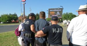 sacuvajte-ovaj-spisak-ako-idete-na-proteste:-aks-objavila-kontakte-305-advokata-iz-cele-srbije-koji-su-se-prijavili-da-besplatno-brane-studente-i-gradjane-u-slucaju-privodjenja-i-fizickih-napada-–-nedeljnik