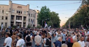 studenti-pravnog-fakulteta-u-blokadi:-predsednik-pomilovanjem-dokazao-da-nije-kompetentan-–-nedeljnik