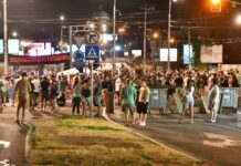 studenti-u-blokadi-najavljuju-jutarnje-blokade-u-beogradu:-„guzva-je-u-gradu?-beograd-u-barikadu“-–-nedeljnik