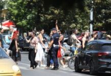 jutrosnje-blokade-„kojekude?-77.-u-7“-u-beogradu:-dva-incidenta-kod-pravnog-fakulteta-dok-policija-prekida-okupljanja-na-vise-lokacija-–-nedeljnik