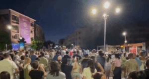 jednom-demonstrantu-odredjen-pritivor-zbog-napada-na-policiju-tokom-protesta-u-cacku-–-nedeljnik