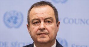 dacic:-pozivam-ljude-da-se-ne-sukobljavaju-sa-policijom-–-nedeljnik